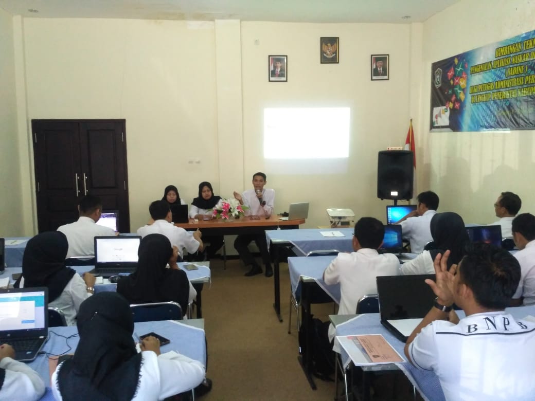 TINGKATKAN KINERJA, PEMKAB KENALKAN APLIKASI NADINE KEPADA PETUGAS ADMINISTRASI