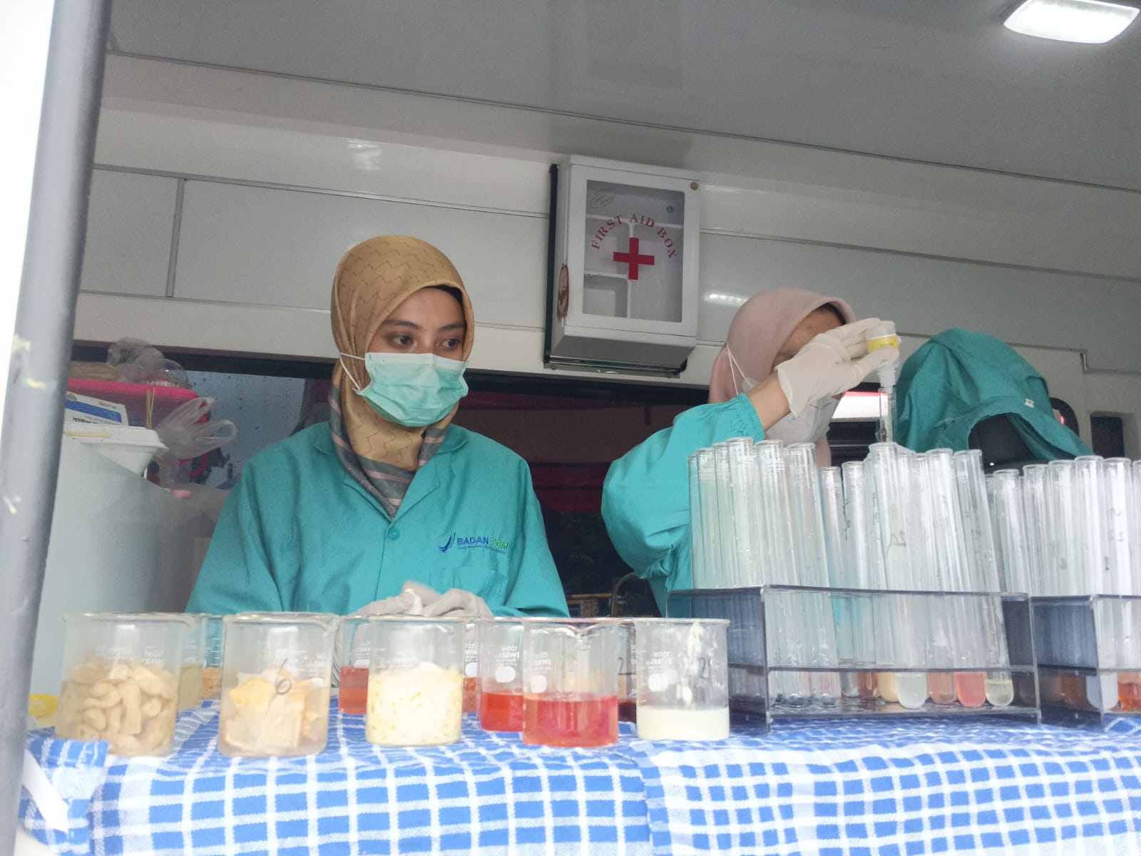 Balai POM di Jember dan Dinas Kesehatan P2KB Lumajang Intensifkan Pemeriksaan Takjil Ramadhan