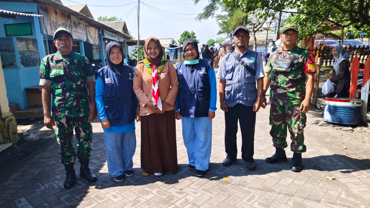 Wujudkan Wisata Aman dan Sehat, Saka Bakti Husada Pangkalan Puskesmas Pasirian Siaga di Posko Kesehatan Watu Pecak