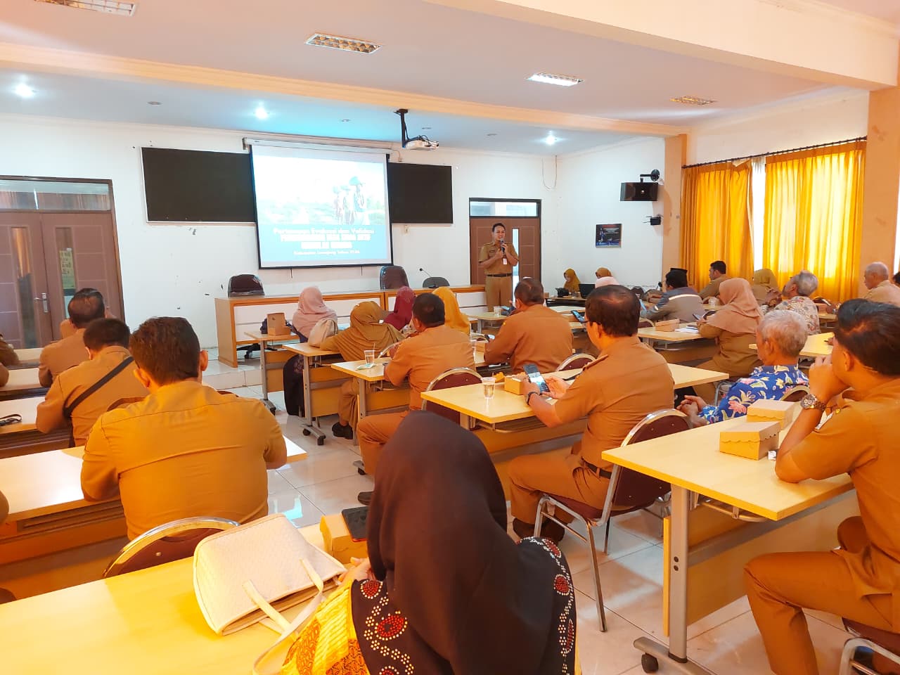 Akselerasi Desa Mandiri Kesehatan: Dinkes P2KB Lumajang Gelar Evaluasi dan Validasi Desa Siaga 2026